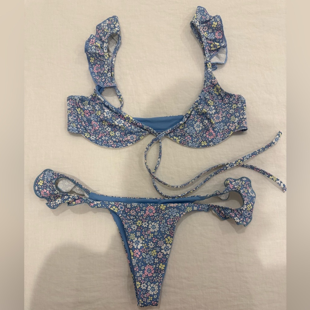 Frankie’s Floral Ruffle Bikini Set